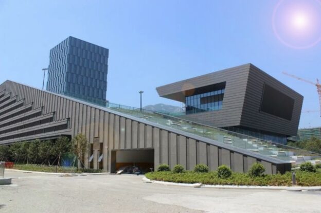 Singapore Xingyao Cultural Center: A Fusion of Terracotta Panels and Terracotta Louvers in Sustainable Architecture